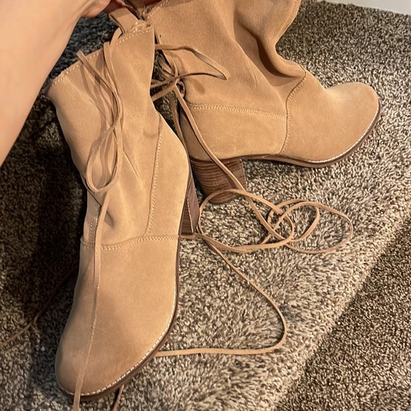 NWT Toms boots - Picture 4 of 6